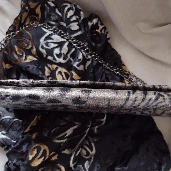 Handbag - Picture 3 of 6